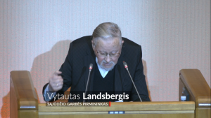 Landsbergis pasisakė dėl čekiukų skandalo: tegul pirmas meta akmenį, kuris niekad nenugvelbė kombikormo maišelio 